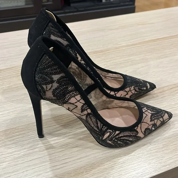 Black and Nude Pointed Heels Pumps. Call it Spring. Size US 7 - Picture 3 of 4